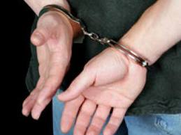 Ոստիկանները պաշտոնեական կեղծիք կատարելու մեղադրանքով հետախուզվող են հայտնաբերել