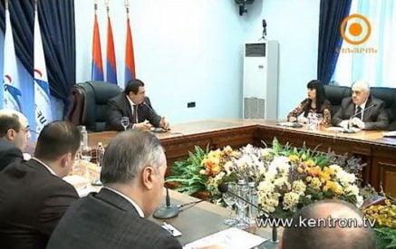 Ըստ Նաիրա Զոհրաբյանի՝ ԲՀԿ-ն «քծնողների եւ պաշտոնամոլների տեղ չէ»