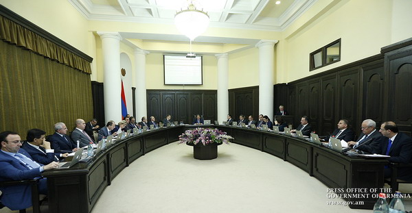 Հովիկ Աբրահամյան. «Շատ խիստ եմ լինելու»