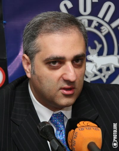 New-York based Armenian political scientist, historian Hayk Martirosyan is guest in Hayeli press club