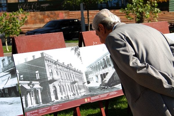 «Հին ու նոր Երևան» խորագրով ցուցահանդես` Խաչքարերի պուրակում