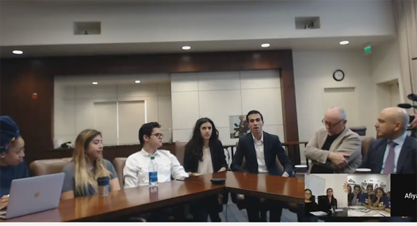 Հայաստանի մարզերի աշակերտները մասնակցում են Թերի Ջորջի հետ զրույցին