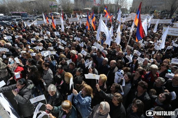 Բարեկեցիկ կյանքով ապրող ժողովուրդն, օրինակ, հաստատ նույն ակտիվությամբ չէր մասնակցի «Ծառուկյան» դաշինքի նախընտրական հանդիպումներին. «Չորրորդ իշխանություն»