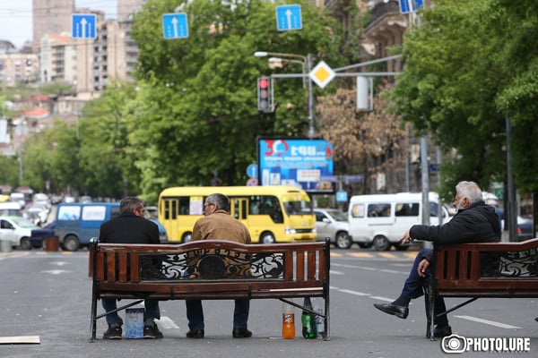 Ազատամարտիկը հարվածել է ցուցարարին, հայհոյել ու հեռացել է