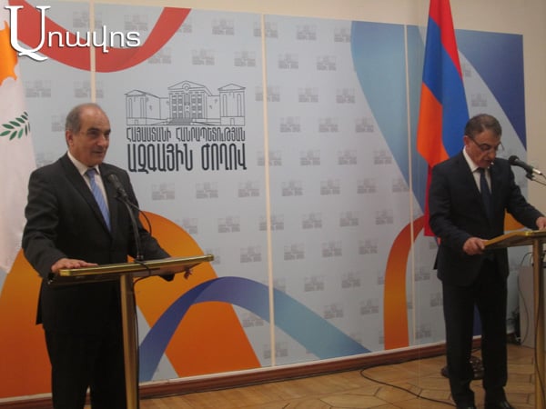 Դեմետրիս Սիլուրիսը շրջանցեց Հայաստանի հեղափոխության մասին հարցը