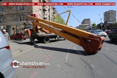 Վերամբարձ կռունկի վերամբարձիչը կոտրվել և ընկել է այդ պահին փողոցով անցնող թիվ 35 երթուղայինի վրա. shamshyan.com