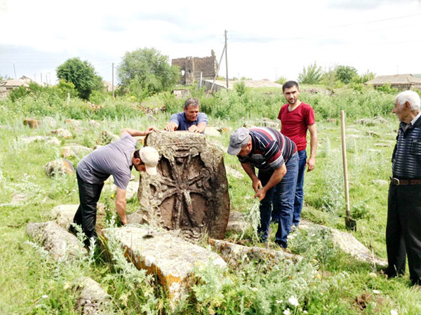 Գառնի ու Գուսանագյուղ համայնքներում ընկած խաչքարեր են կանգնեցվել