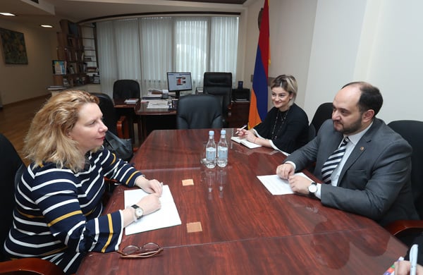 Կոռուպցիան նվազել է ինչպես հանրակրթությունում, այնպես էլ բարձրագույն կրթության ոլորտում. ԿԳ նախարարը՝ ՀՀ-ում Եվրոպայի խորհրդի գրասենյակի ղեկավարին