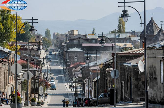 «Գյումրիում հաշվառված մեքենաների թիվը հասնում է աբսուրդի»․ Սամվել Բալասանյան