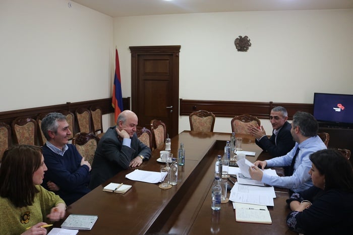 Չարաչար սխալվում է նա, ով մտածում է՝ Կադաստրն ուր, լեզվական  խնդիրներն ուր…