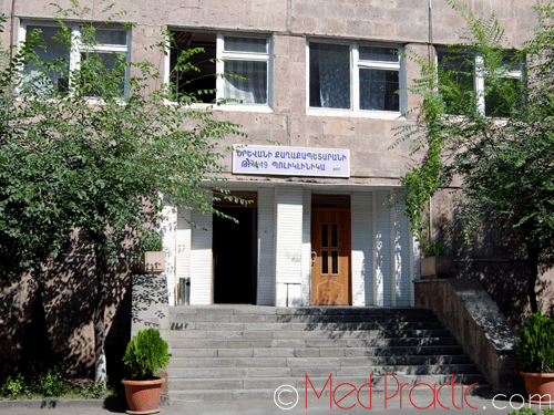 Քաղաքացին փակվել էր պոլիկլինիկայի սենյակներից մեկում և սպառնում վնասել իրեն ապակու կտորով