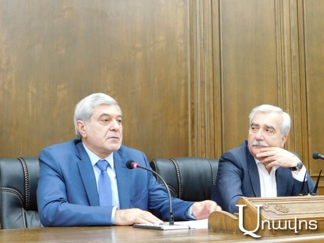 Անդրանիկ Քոչարյանն այն մասին, թե ինչու է Հայկ Հարությունյանը Մարտի 1-ի գործով եկել փաստահավաք խմբի մոտ, սենյակն ուսումնասիրել ու դռան մոտից հետ դարձել