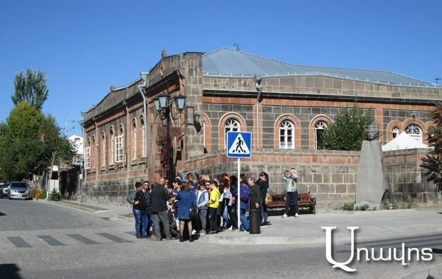 «Չի եղել որևէ բումային օր, որ մենք զբոսաշրջիկների որոշ խմբերի չնեղացնենք»․ Հովհաննես Շիրազի թանգարանի տնօրեն