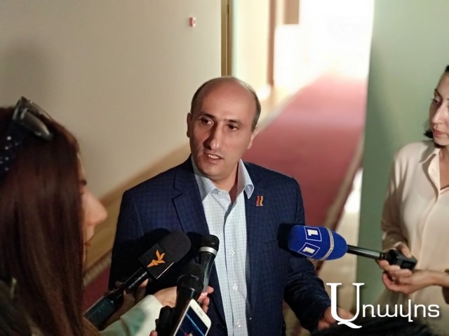 «Լուծումները կան». «Իմ քայլ»-ից դեռ չեն բացահայտում, թե ինչպես են հասնելու Հ. Թովմասյանի լիազորությունների դադարեցմանը