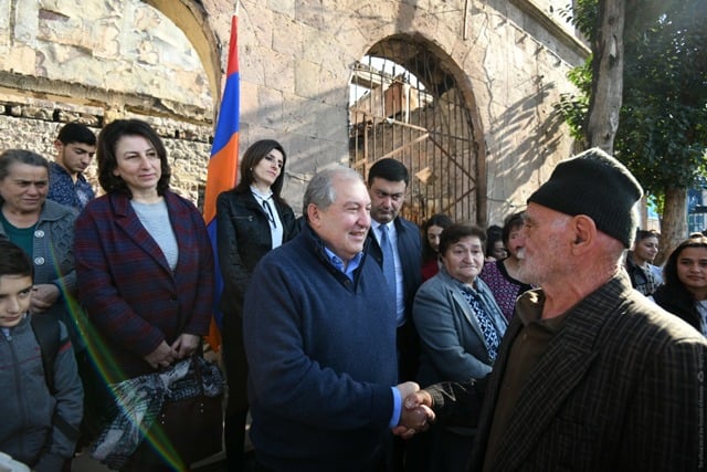 «Մի օր բոլորը հետ են գալու». Արմեն Սարգսյանն այցելել է սահմանամերձ Չինարի համայնք