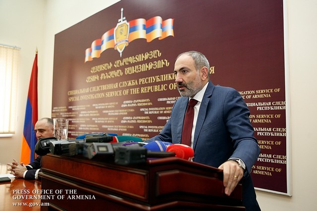 Պետք է յուրաքանչյուր պաշտոնյա հասկանա, որ ինքը և՛ ծառա է, և՛ տեր է միաժամանակ. վարչապետը մասնակցել է ՀՔԾ ծառայողի օրվան նվիրված նիստին