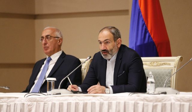 Արա Սահակյան. «Ներկա վարչախմբի ղեկավարը շարունակում է նսեմացնել, ոտնակոխ անել անկախության նորագույն շրջանի բոլոր նշանակալի ձեռքբերումները»