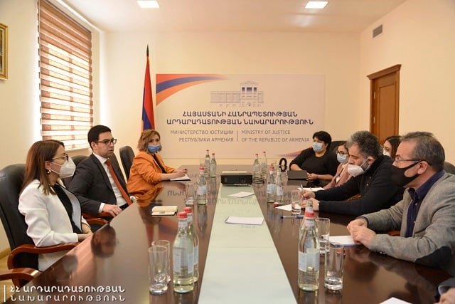 Ռուստամ Բադասյանը հանդիպել է քաղաքացիական հասարակության մի շարք ներկայացուցիչների հետ