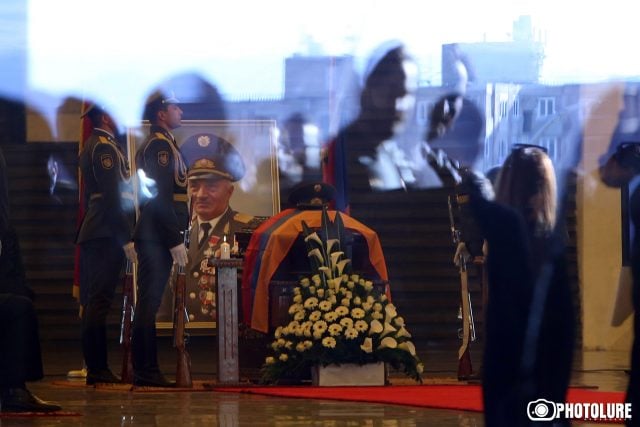 «Վշտով գնաց Կոմանդոսը, Շուշիի կորուստը ծանր տարավ». Սասուն Միքայելյան