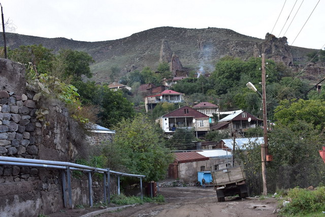 «800 մետր իրենց սահմանից եկել են մեր սահման ու ոչ մեկը առաջները չի կտրել». Խոզնավարի վարչական ղեկավար