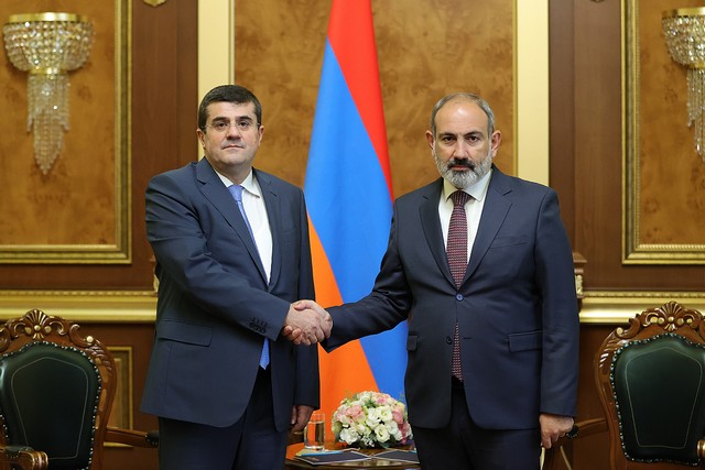 Մեր օրակարգում հարցերի հարցը Արցախի կարգավիճակի ճշգրտման խնդիրն է. Նիկոլ Փաշինյանը հանդիպել է Արայիկ Հարությունյանի հետ