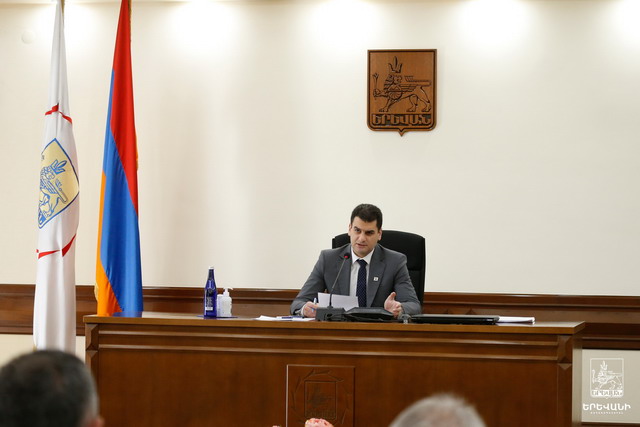 «Էնքան եմ ուրախացել, որ էդ «Մալբրի» համակարգը դրել ենք, 5 րոպեում երեւալու է՝  ով չի աշխատում ու էդ իր հետեւանքն է ունենալու»․ քաղաքապետ