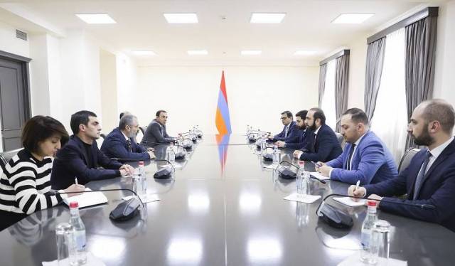 Արարատ Միրզոյանը Արցախի պատվիրակության հետ քննարկել է Լաչինի միջանցքի արգելափակման հետևանքները