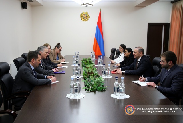 Լուիս Բոնոյի հետ հանդիպմանն Արմեն Գրիգորյանը կարևորել է Լաչինի միջանցք և Լեռնային Ղարաբաղ միջազգային փաստահավաք խումբ գործուղելու անհրաժեշտությունը