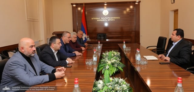 Խմբակցությունների ղեկավարները հարցեր են ուղղել Գուրգեն Ներսիսյանին՝ իր հարցազրույցում արտահայտած որոշ մտքերի կապակցությամբ