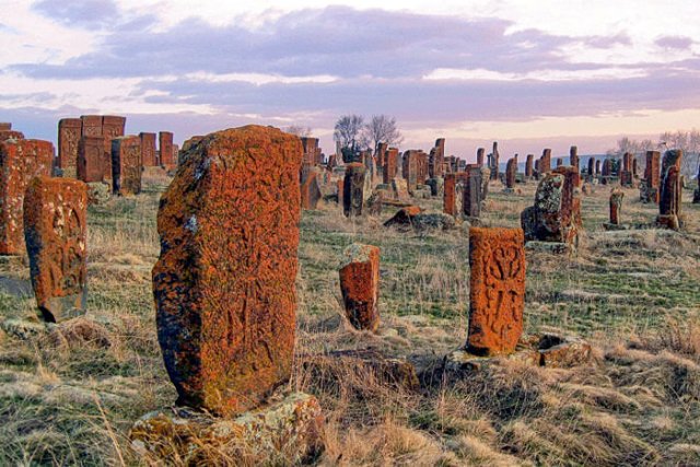 Նորատուսի խաչքարեր. Ջուղայի խաչքարերի ոչնչացումից հետո աշխարհում խաչքարերի ամենամեծ համալիրը