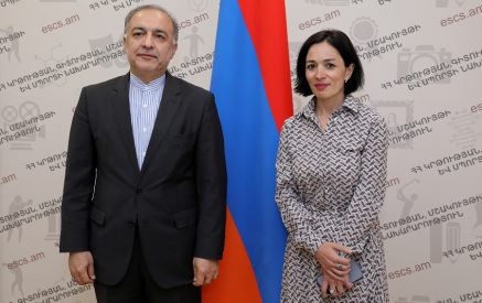 Դեսպան Մեհդի Սոբհանին կարևորել է տարածաշրջանային լեզուների ուսուցման շրջանակում պարսկերենի դասավանդումը ՀՀ հանրակրթական դպրոցներում