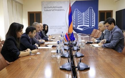 Անդրադարձ է կատարվել «Հայկական կոնյակի» նոր անվանմանը․ Էկոնոմիկայի նախարարն ընդունել է Հայաստանում Եվրոպական Միության պատվիրակության ղեկավարին