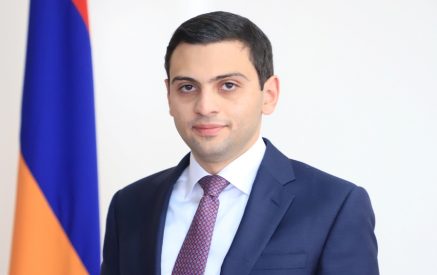 Փաշինյանը Ռաֆայել Գևորգյանին ազատել է էկոնոմիկայի նախարարի տեղակալի պաշտոնից