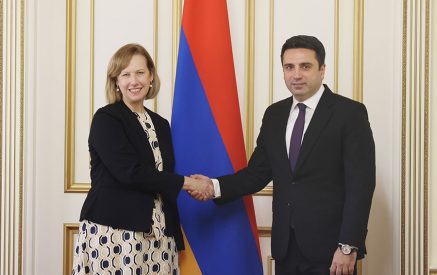 Ալեն Սիմոնյանն ու Քրիստինա Քվինը քննարկել են հայ-ադրբեջանական բանակցային գործընթացը, Ադրբեջանում ապօրինի պահվող հայ ռազմագերիների վերադարձի խնդիրը