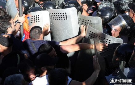 Զարեհ Սինանյան․ «Ցուցարարները չպիտի հարձակվեն ոստիկանության վրա, ոստիկանությունն էլ որեւէ դեպքում չպիտի հարձակվի ցուցարարների վրա»