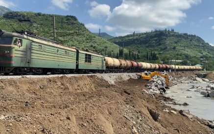 «Հարավկովկասյան երկաթուղի» ընկերությունը, նախատեսված ժամկետից 6 օր շուտ, բացել է երկաթուղու երթևեկությունը Հայաստանի հյուսիսում ավերիչ ջրհեղեղից հետո վերականգնված հատվածներում