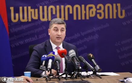 Գրեթե երկու ամիս է անցել, ինչ նախաքննական մարմինը ստուգում է ՀՀ տարածքային կառավարման եւ ենթակառուցվածքների նախարար Գնել Սանոսյանի ծնողների համար առանձնատուն կառուցելու գործընթացի օրինականությունը. «Ժողովուրդ»