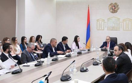 «91 օրենքի նախագիծ է ընդունվել». Վլադիմիր Վարդանյանն ամփոփել է Պետական-իրավական հարցերի մշտական հանձնաժողովի նախորդ նստաշրջանի աշխատանքները