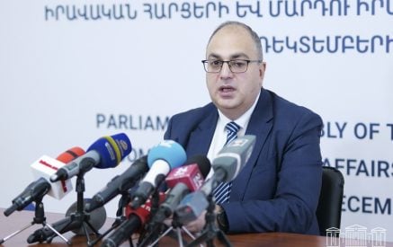 «Ես չեմ կարող գնահատական տալ։ Մոտեցեք Հովիկ Աղազարյանին, նա դեռ շարունակում է մնալ ԱԺ պատգամավոր». Վլադիմիր Վարդանյան