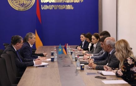 Արմեն Սիմոնյանի և դեսպան Իմանբաևի հանդիպմանը քննարկվել է նաև Ղազախստանի և Հայաստանի միջև ուղիղ չվերթների վերականգնման հնարավորությունը